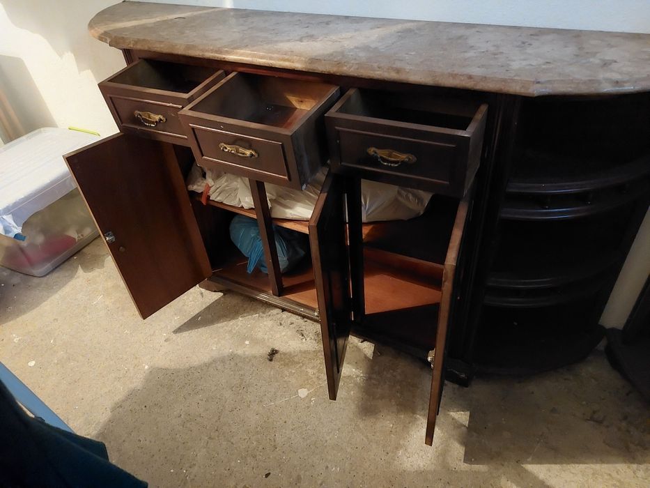 Conjunto de Aparadores Clássicos em Madeira – Elegantes e Funcionais