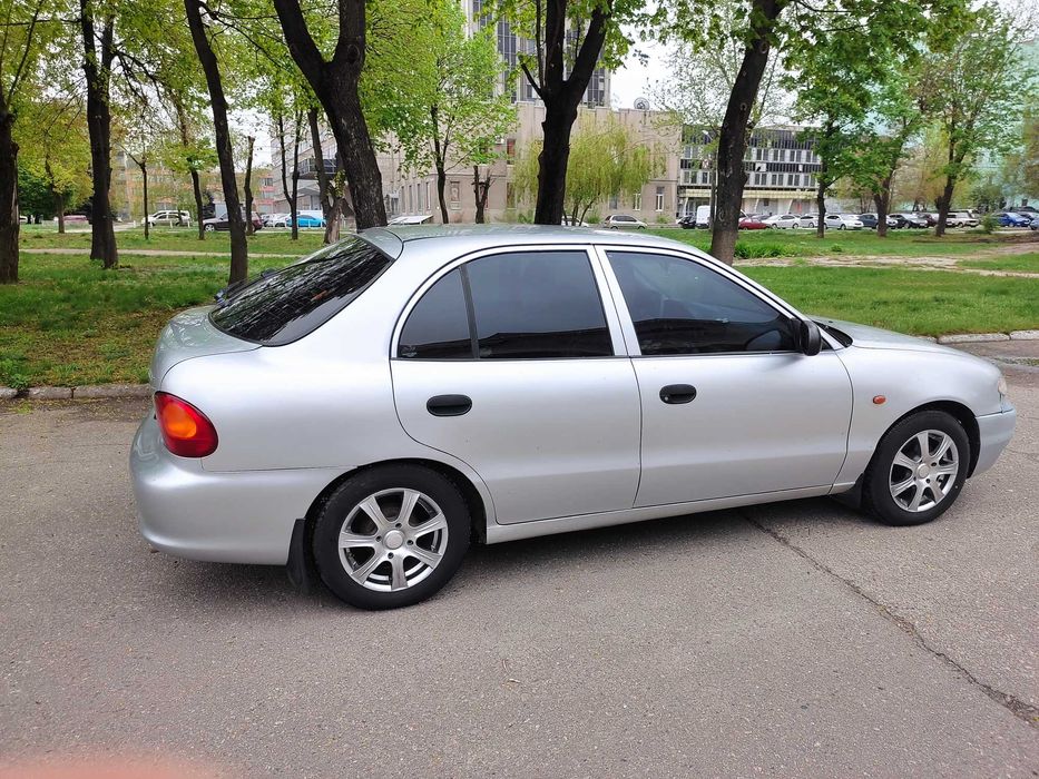 Автомобіль Hunda