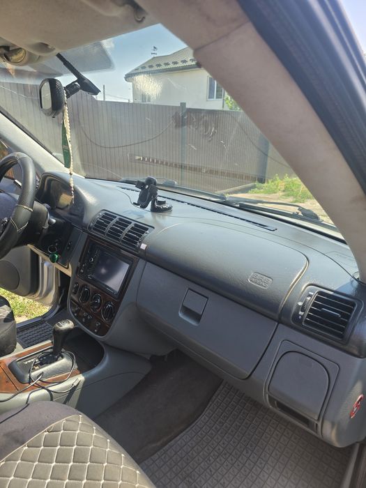 Mercedes-Benz ML320 1999 року, 3.2 літровий  V6, газ-бензин