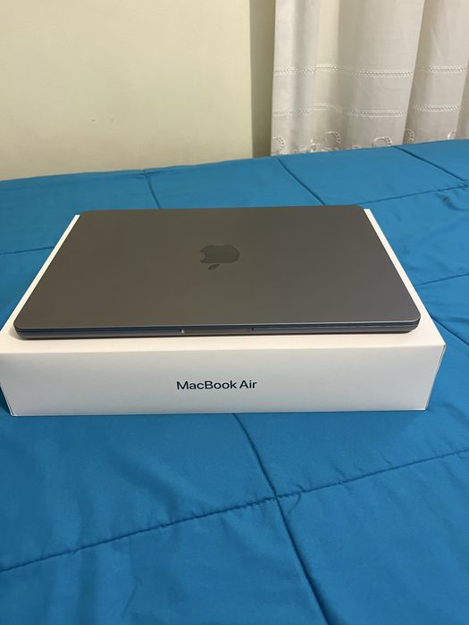 MacBook Air M3 2024