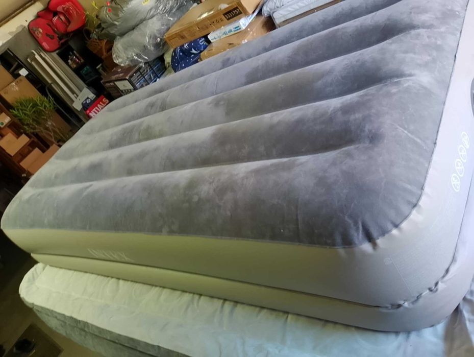 Materac z pompką elektryczną Inex 180x90