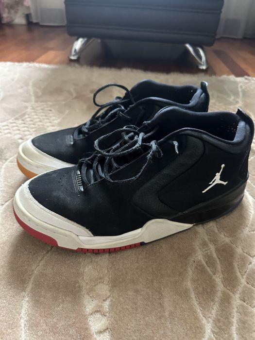 Продаются кроссовки Jordan  в хорошем состаянии