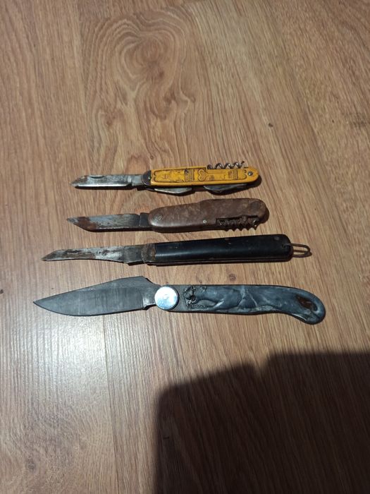 Продам столовые ножи.