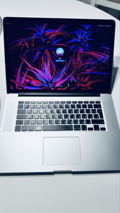 Apple Macbook pro 15  2015