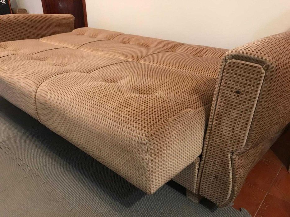 Conjunto 3 sofás - Inclui sofá‑cama 3 lugares - Bom estado