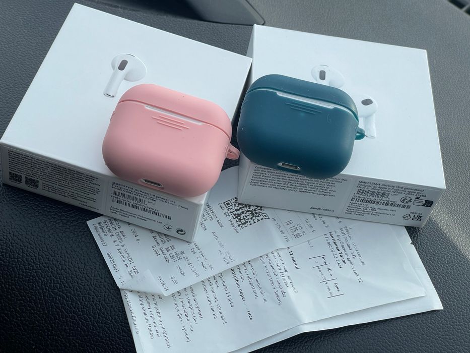 2 пари навушники AirPods 3 майже нові