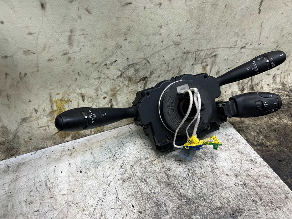 Peugeot 206  807 Citroen Xsara Berlingo C5 C8 Przełącznik Zespolony