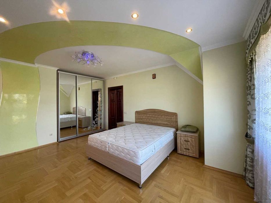 Продається шикарний будинок біля Івано-Франківська!