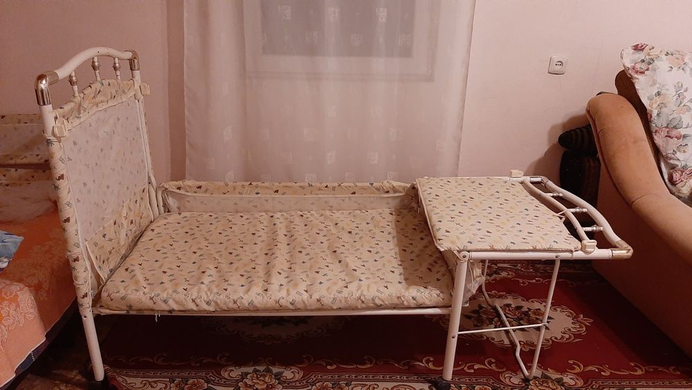 Детская железная кроватка