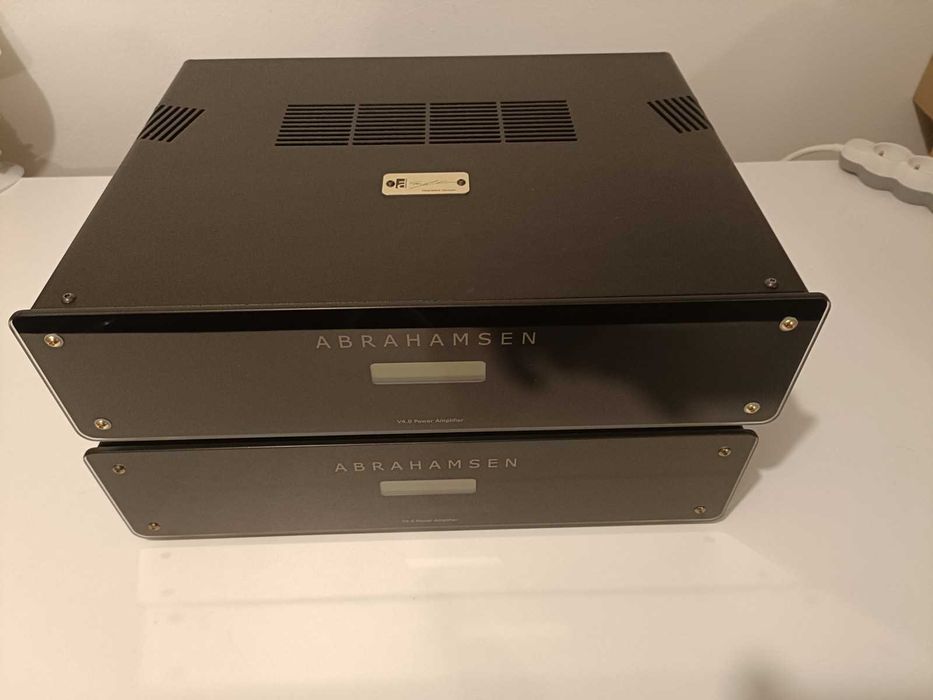 Abrahamsen  V4.0 up Stan kolekcjonerski, jak nowy