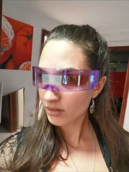 Модные космические футуристические очки