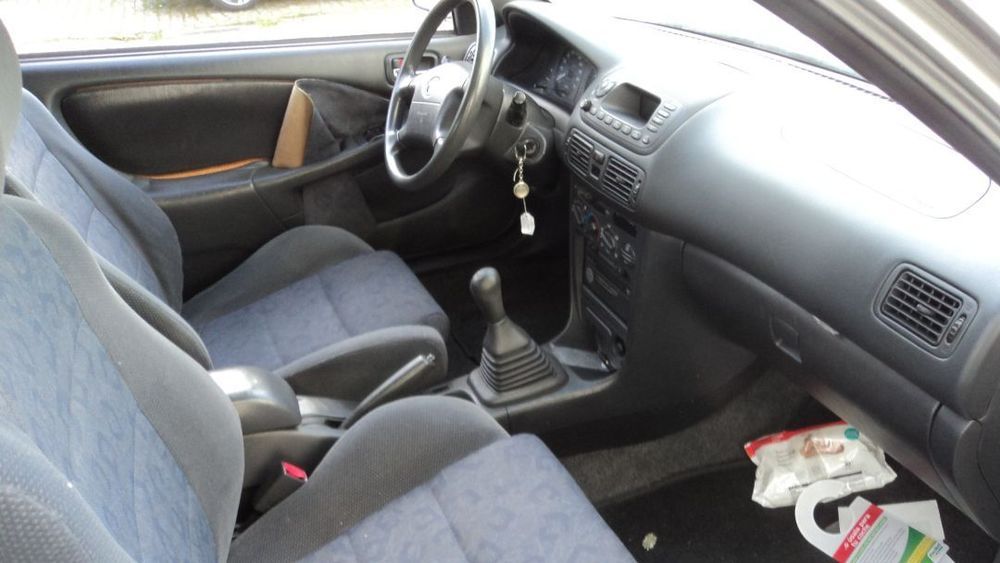 Toyota Corolla E11 1.4 3P 2001 - Para Peças