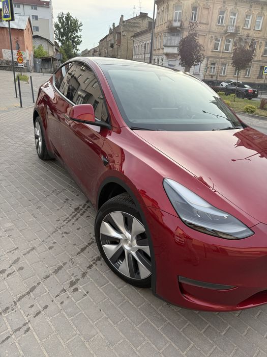 Tesla model Y Dual Motor
