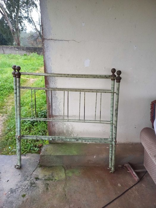 Vendo móveis antigos