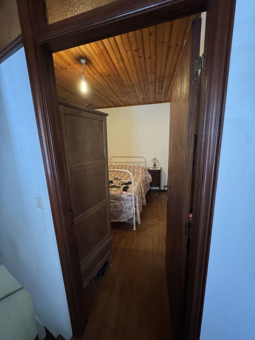 Moradia + terreno + garagem + 2 habitaçoes