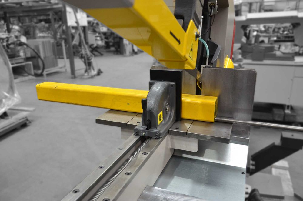 Przecinarka taśmowa Bomar Workline 410.280DG