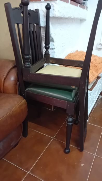 Mesa extensível + cristaleira
