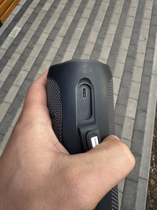 Акустика JBL Flip Essential 2 black