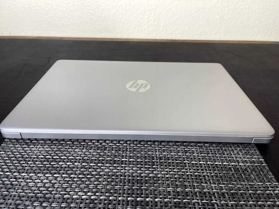 HP 15-dy2035tg  i3-1125G4 8GB  256GB SSD 1920x1080 IPS