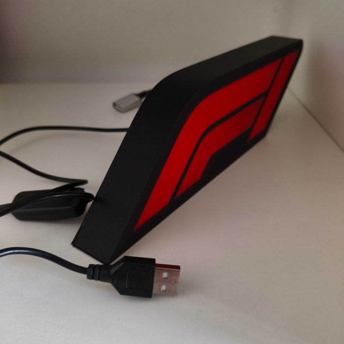 Luminária Fórmula 1 LED com Tomada e USB – Decoração Racing