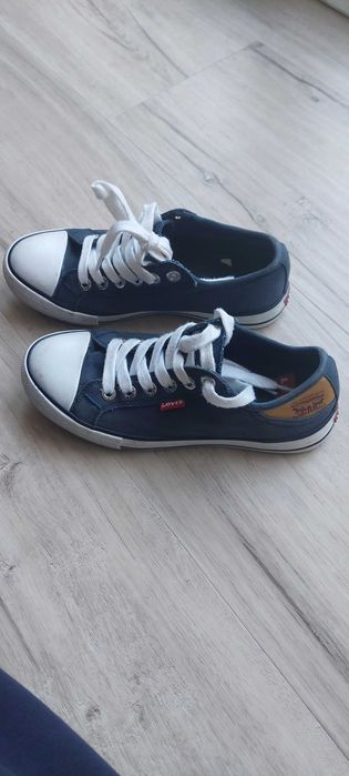 Buty LEVI'S rozmiar 38