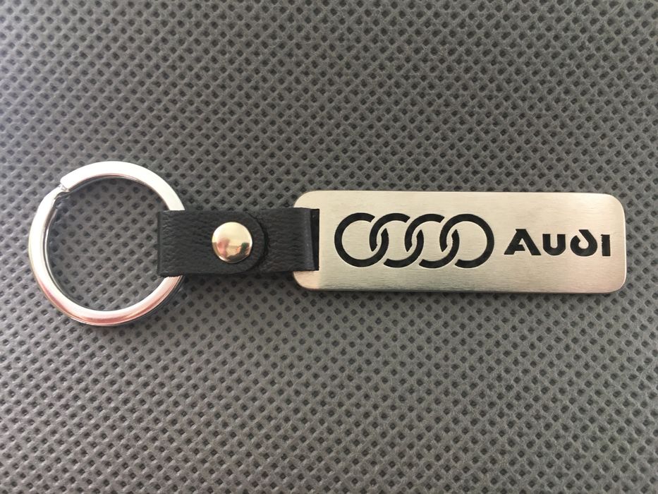 Брелок для авто марки Audi із нержавіючої сталі та шкіри