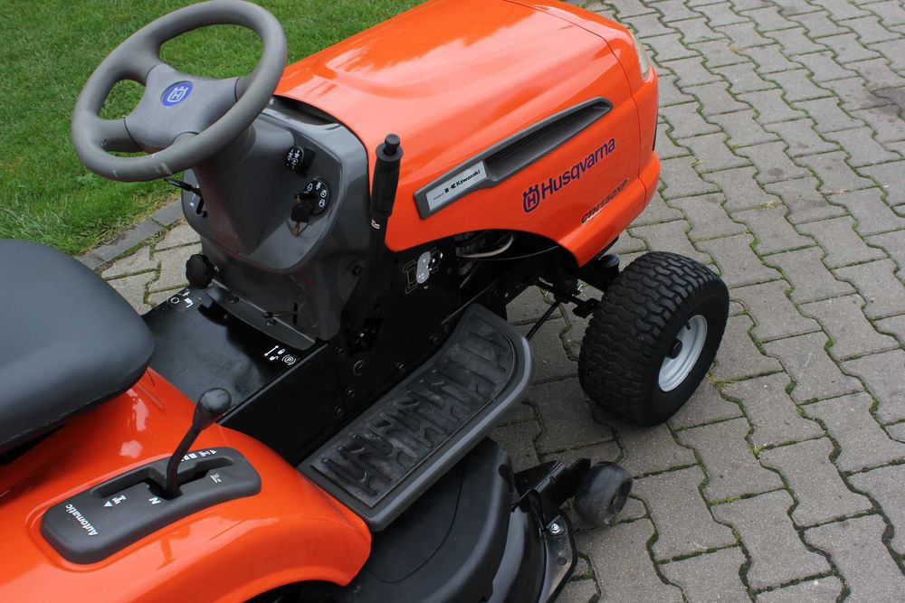 Husqvarna CTH 150 XP CTH150XP Kawasaki V2 TRAKTOREK Kosiarka