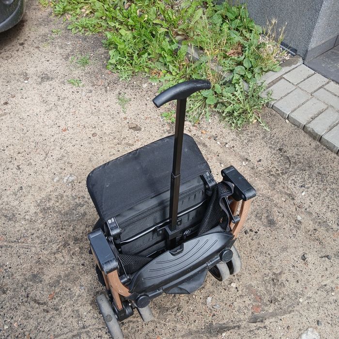 Wózek spacerowy momi