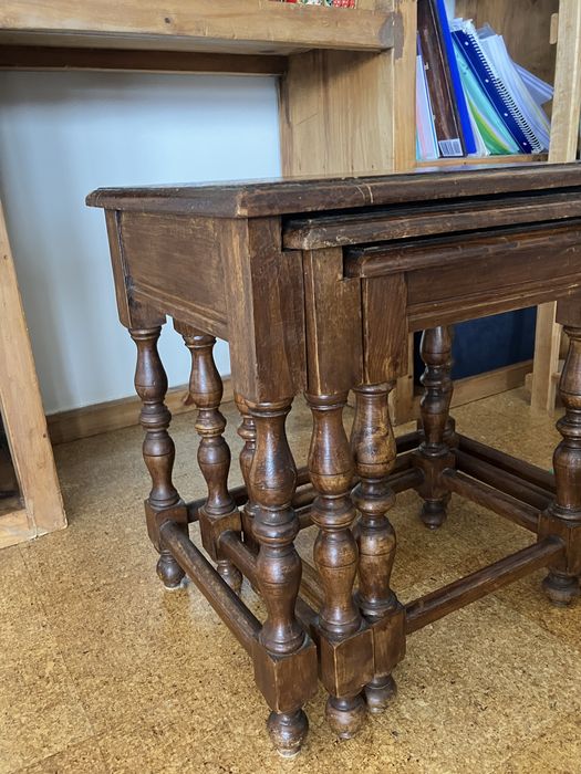 Trio mesinhas de apoio de madeira