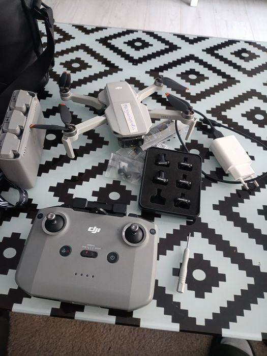 Dron DJI mini 2 Fly More Combo