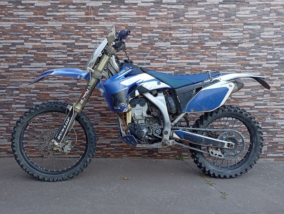 Yamaha YZF 250 matrículada