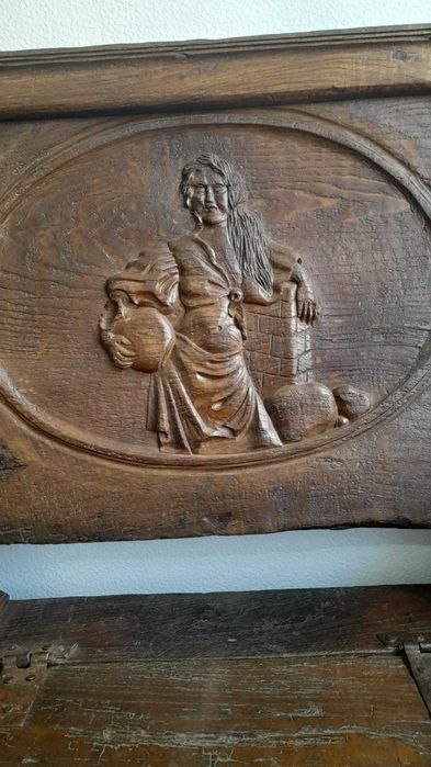 Banco Centenário de Madeira Maciça – Antigo de Mosteiro e Igreja