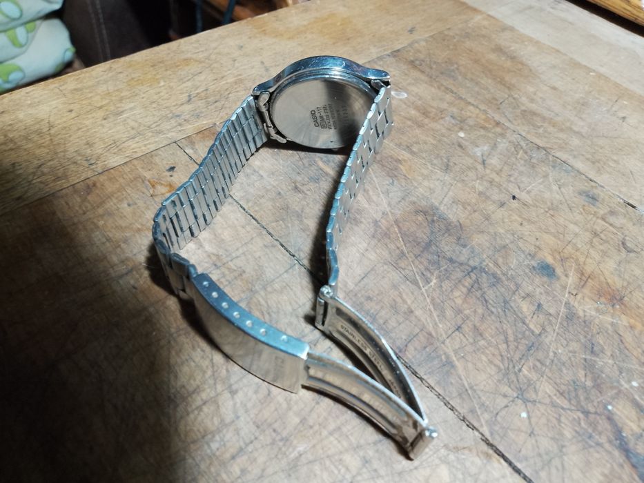Zegarek Casio elektroniczny