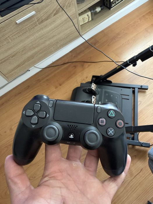 Vendo PS4 PRO 1T