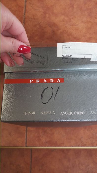 Коробка пустая от Prada