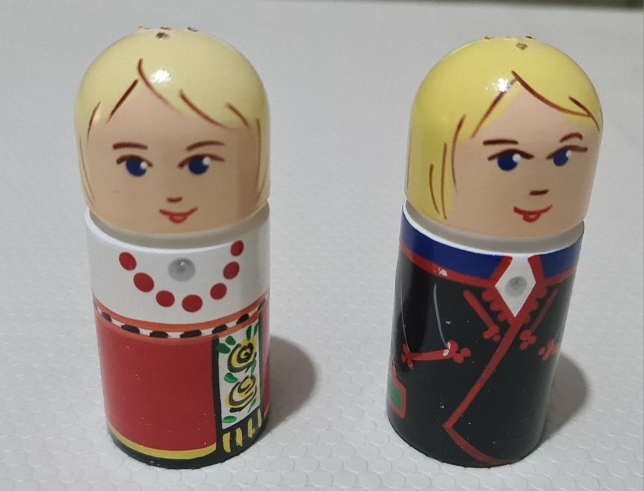 Conjunto de saleiro e Pimenteiro.  Novos