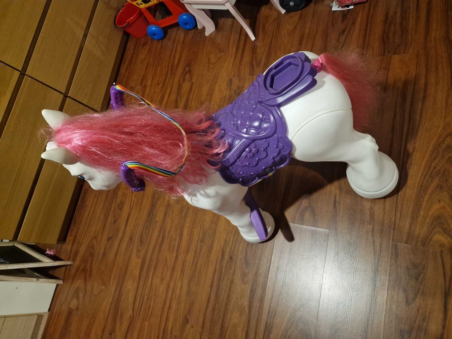 Unicórnio a bateria para menina