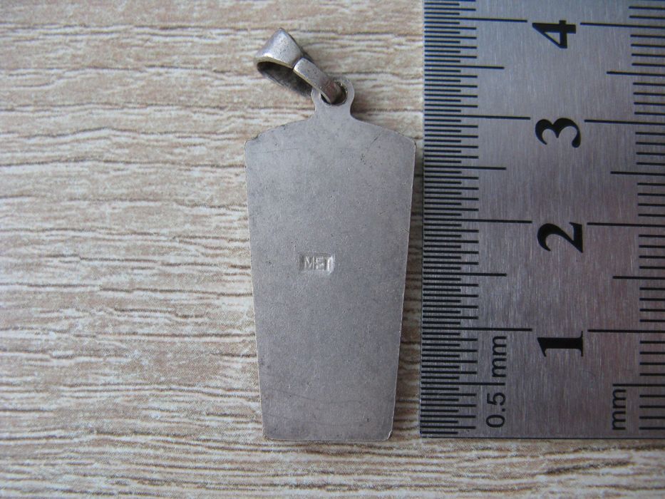 Ładny medalik z Matką Boską lata 50-60 XX wieku