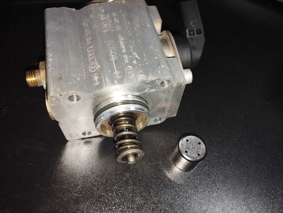 ТНВД + толкатель 03C127025L + 03C109309C VW Audi BAG BKG AXU 1.4 1.6 FSI