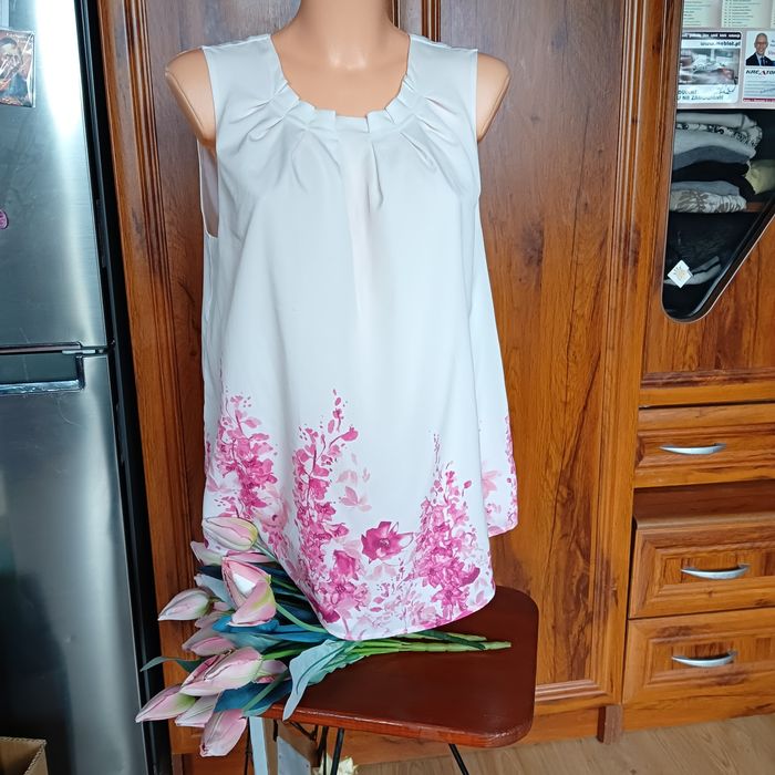 Elegancka bluzka bez rękawów XL
