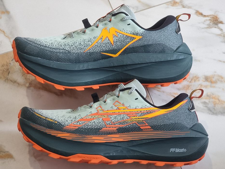 Оригінал 100% Чоловічі кросівки Asics Trabuco Max 4   EUR 46.5