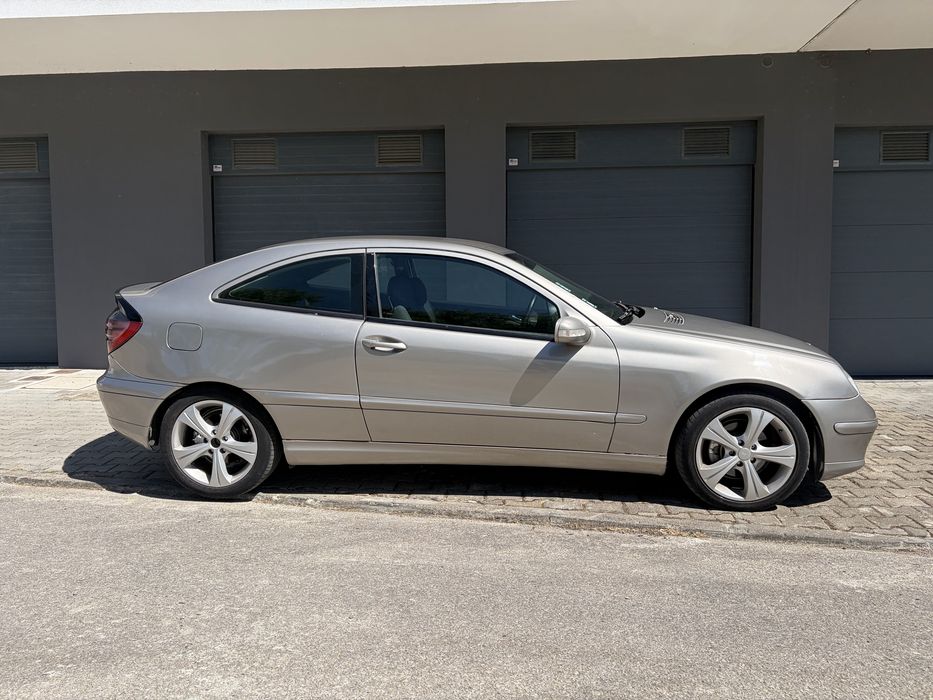 Mercedes-Benz C 220 — fotografia 2