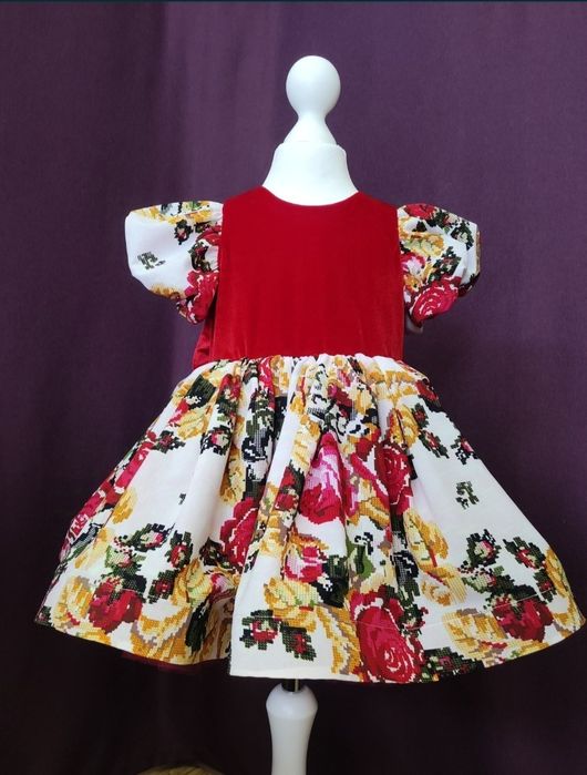 Дитяча святкова сукня