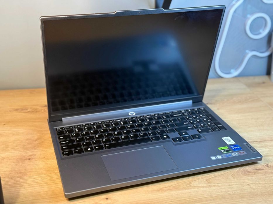 Laptop Lenovo Legion 5 16IRX9 16" / 512 GB SSD / 32 GB / i7 +GW 12 msc
