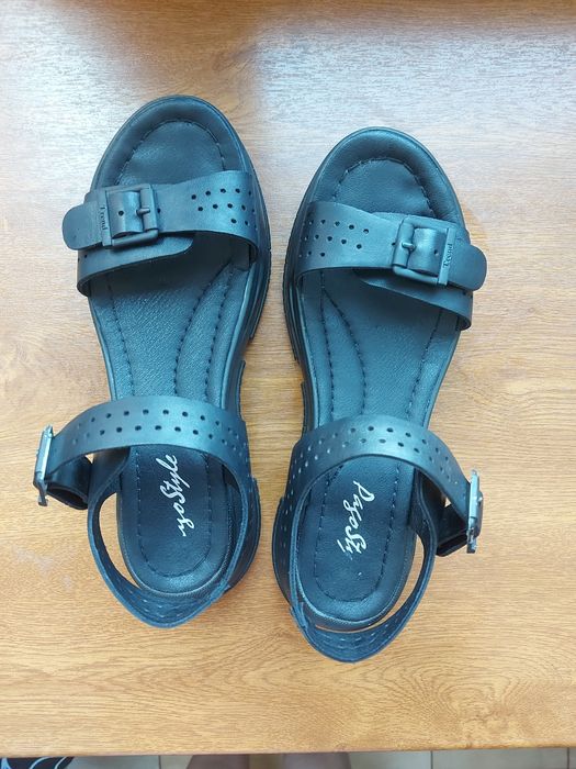 Сандалі, босоніжки. Шкіра. 38р.