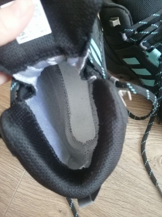 .. Черевики adidas..