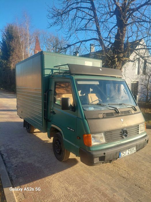 Mercedes MB100