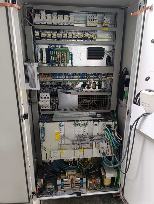 Centro de maquinação de 5 eixos MIKRON UCP710 Heidenhain