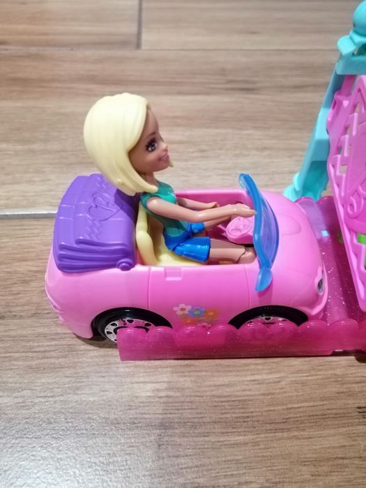 Lalka Barbie On The Go myjnia z kabrioletem