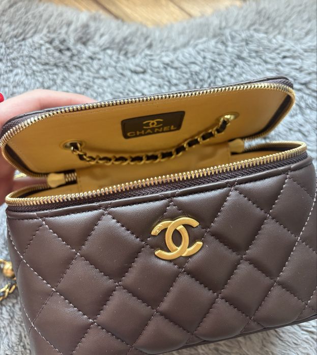 Torebka chanel kuferek